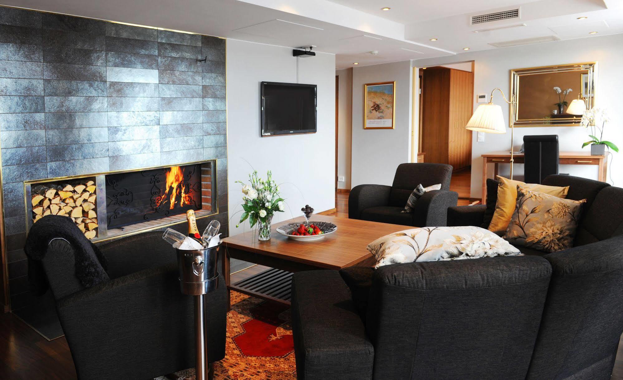 Hotel Arkipelag มารีฮามน์ ภายนอก รูปภาพ