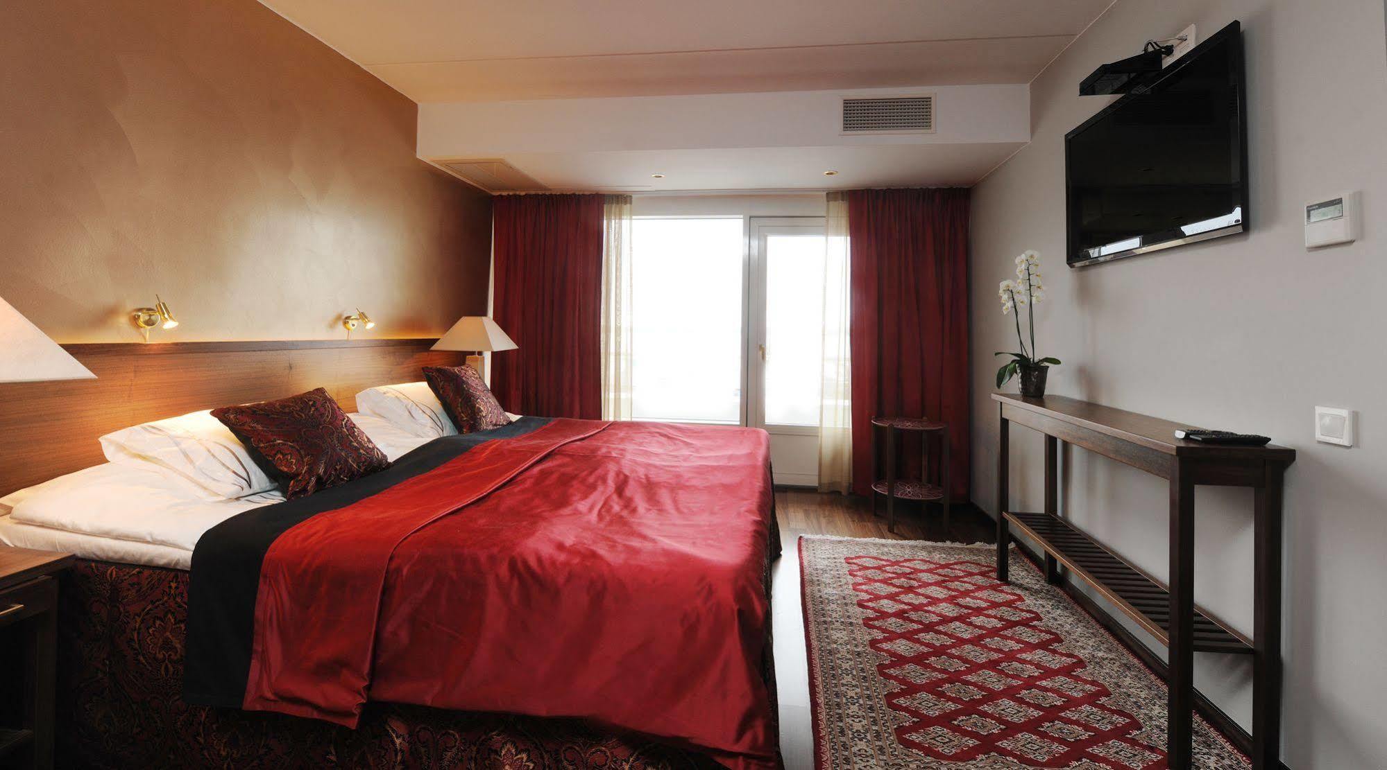 Hotel Arkipelag มารีฮามน์ ภายนอก รูปภาพ